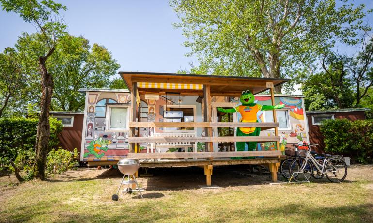 capalonga de angebot-mobilheime-im-crocky-thema-fuer-familien-im-campingplatz-in-bibione 015